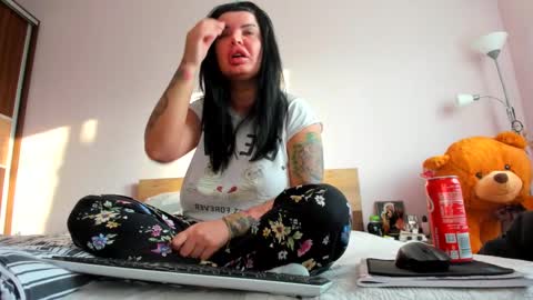 Snapshot of angelinacht chatting on 02.26.25 Angelina online show from 02.26.25