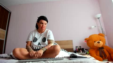 Snapshot of angelinacht chatting on 03.06.25 Angelina online show from 03.06.25