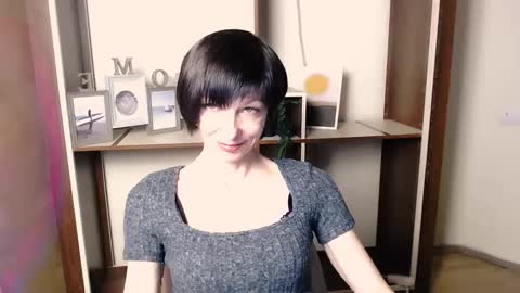 Angelina online show from 11.28.25