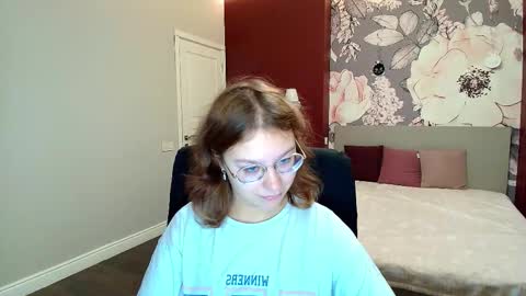 AngelinaLow online show from 09.30.25