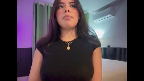 Angelina Weiss online show from 04.05.26