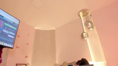 Snapshot of angeline777 chatting on 11.12.25 Angeline online show from 11.12.25