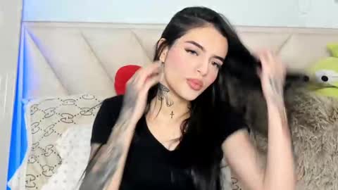 Angeline Smith  online show from 02.11.25