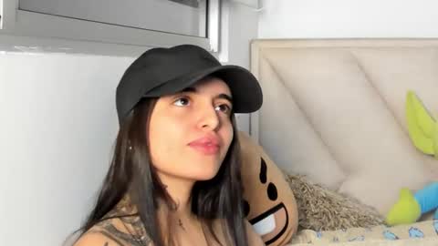 Angeline Smith  online show from 09.20.25