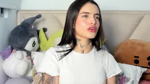 Angeline Smith  online show from 09.28.25