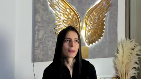 Angeline Smith  online show from 10.04.25