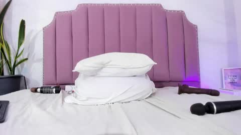 Angeline online show from 01.31.25