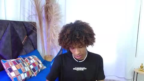 Snapshot of angell18_ chatting on 11.04.25 Angel online show from 11.04.25