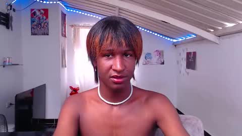 Snapshot of angell_dustt chatting on 02.12.25 Danielle online show from 02.12.25