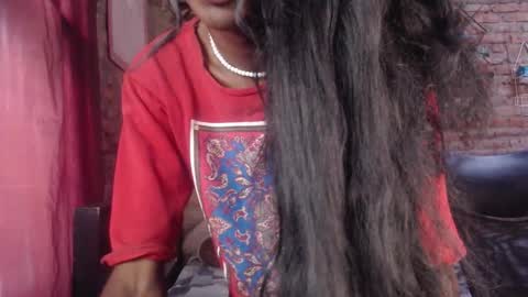 Snapshot of angell_dustt chatting on 12.21.25 Danielle online show from 12.21.25