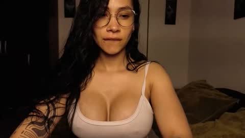  ANGELA ISABELLA  online show from 02.05.26