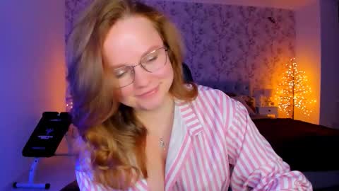 Snapshot of angellarud chatting on 02.26.26 angellarud online show from 02.26.26