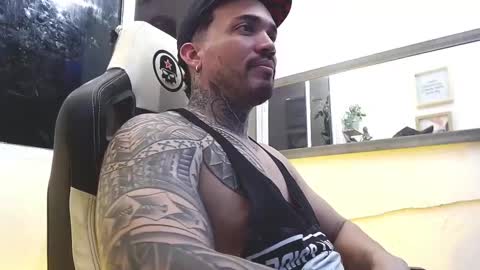 angellatino0 online show from 02.18.25