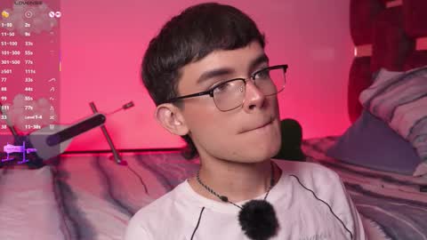 Snapshot of angelocute_ chatting on 10.25.25 Angelo I work from home this is my room online show from 10.25.25