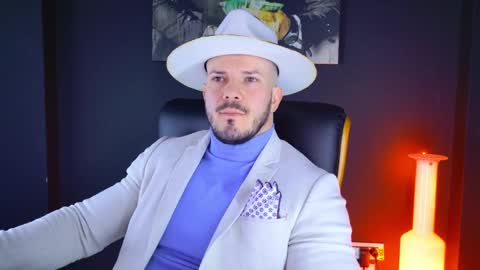 Snapshot of angeloeric chatting on 01.09.25 BlackWolf online show from 01.09.25