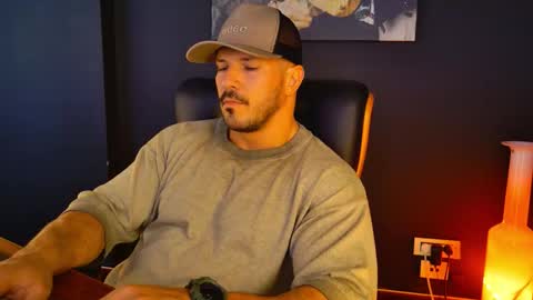 Snapshot of angeloeric chatting on 09.18.25 BlackWolf online show from 09.18.25