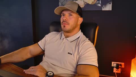 Snapshot of angeloeric chatting on 09.22.25 BlackWolf online show from 09.22.25