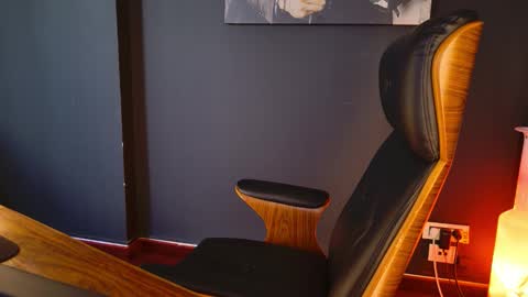 Snapshot of angeloeric chatting on 10.22.25 BlackWolf online show from 10.22.25