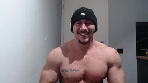 Snapshot of angelofit chatting on 01.07.25 ------- SEX SHOW WITH GUYS AND GIRLS MUSCLE SHOW online show from 01.07.25