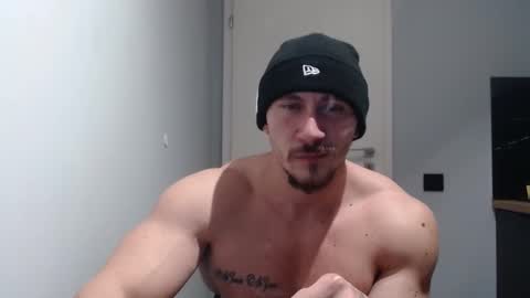 Snapshot of angelofit chatting on 01.08.25 ------- SEX SHOW WITH GUYS AND GIRLS MUSCLE SHOW online show from 01.08.25