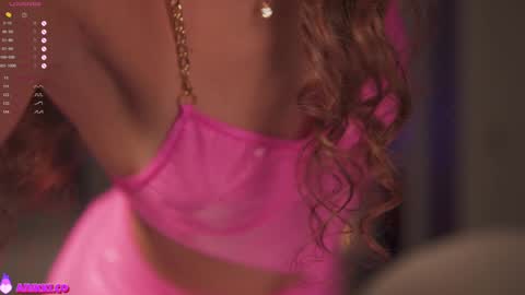 Snapshot of angels_kiss chatting on 11.16.25 Nikki online show from 11.16.25