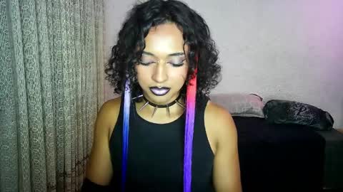 Snapshot of angelsdustxxx chatting on 04.01.26 online show from 04.01.26