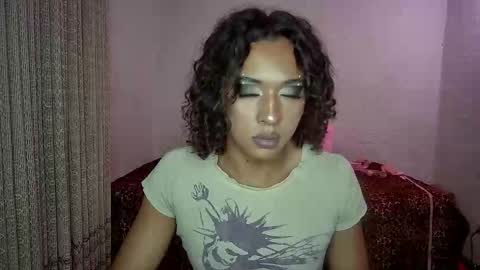 Snapshot of angelsdustxxx chatting on 04.20.26 online show from 04.20.26
