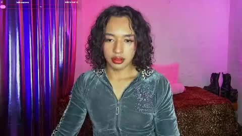 Snapshot of angelsdustxxx chatting on 05.10.26 online show from 05.10.26