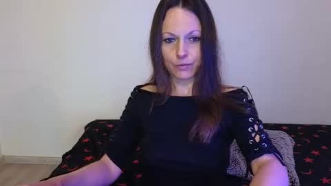 Snapshot of angelslive99 chatting on 05.21.26 Giulia online show from 05.21.26