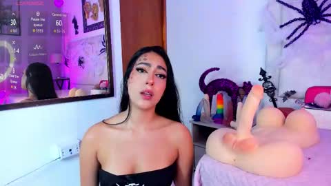 Snapshot of angelss7777 chatting on 10.25.25 Angel online show from 10.25.25