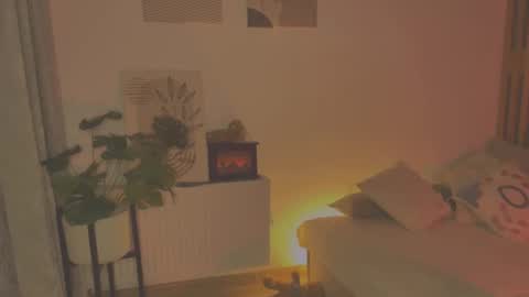 Snapshot of angelsweetshy chatting on 11.20.25 Angelsweetshy online show from 11.20.25