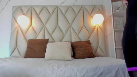 ANGIE online show from 11.21.25