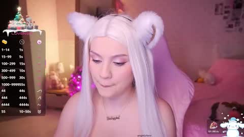 Snapshot of angelytaxx chatting on 12.01.25 Angel online show from 12.01.25