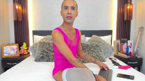 Snapshot of anghel_stone chatting on 07.18.26 Anghel Stone online show from 07.18.26