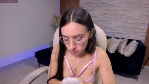 Snapshot of angie_smith_x chatting on 06.19.26 angie_smith_x online show from 06.19.26