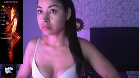 Snapshot of angiebaxter chatting on 12.11.24 Angiebaxt online show from 12.11.24