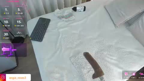 Snapshot of angiee_roses chatting on 06.24.26 angiee roses online show from 06.24.26