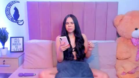 Snapshot of angiegriffin chatting on 10.18.25 Milo ---- online show from 10.18.25