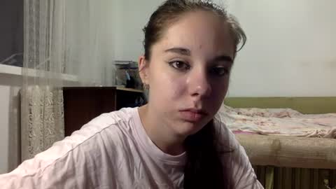Snapshot of angle_cute05 chatting on 07.18.26 Angel Cute online show from 07.18.26