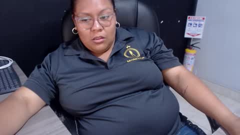 Snapshot of angy_ro12 chatting on 02.11.26 angy online show from 02.11.26