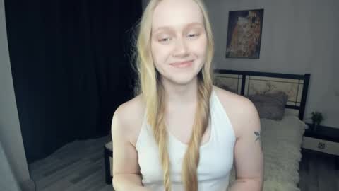 Snapshot of anhedney chatting on 04.03.26 Violet online show from 04.03.26