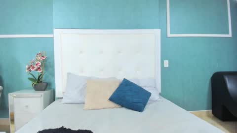 Ania online show from 12.22.25