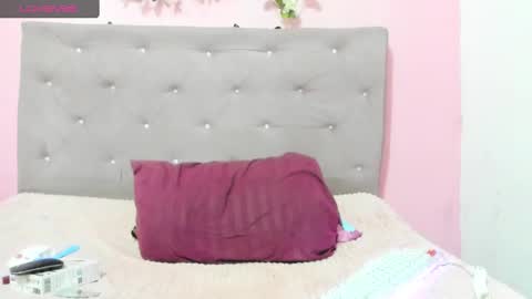 aniaross18 online show from 02.27.25