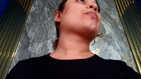 Snapshot of anie__saenz chatting on 06.18.26 anie__saenz online show from 06.18.26