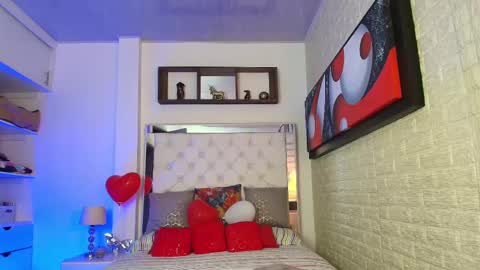 laura  online show from 02.18.25