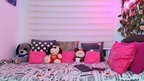 Snapshot of anielli69 chatting on 01.17.26 laura online show from 01.17.26