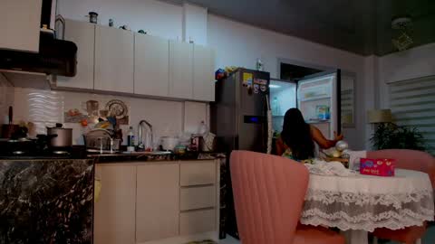 Snapshot of anielli69 chatting on 04.12.26 laura online show from 04.12.26