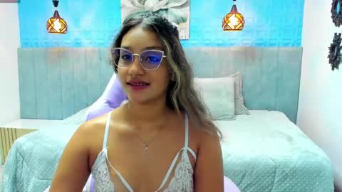 Snapshot of aniie_princess_18 chatting on 05.09.26 anni online show from 05.09.26