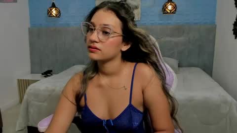 Snapshot of aniie_princess_18 chatting on 05.19.26 anni online show from 05.19.26