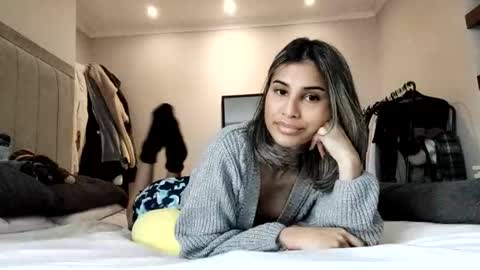 Snapshot of aniishaa chatting on 02.15.25 anisha online show from 02.15.25